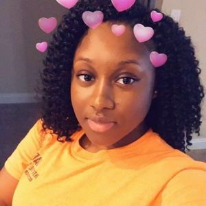 Meet your Posher, Kayla